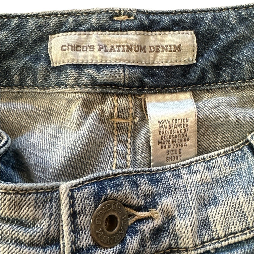 Chico’s Platinum Denim Mid Rise Classic 5 Pocket Jeans Straight Leg Zip Button - Picture 4 of 7